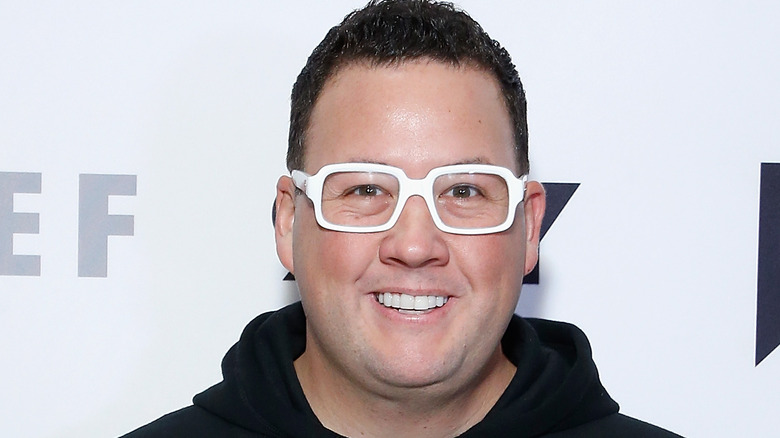 graham elliot smiling