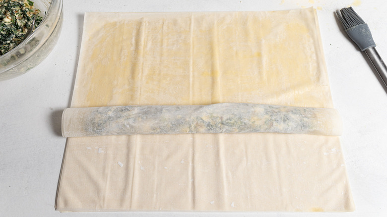 spinach filling rolled in phyllo