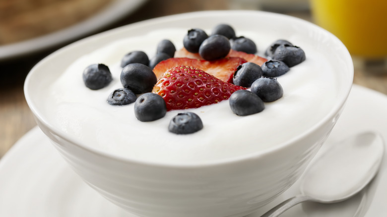 Yogurt with fresh berries