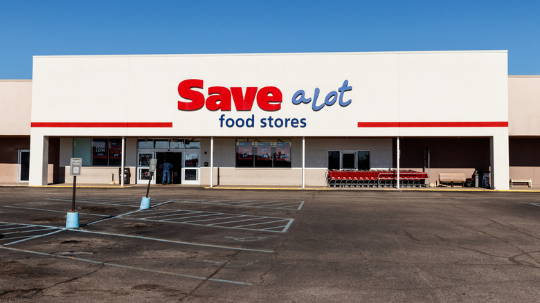 Save A Lot grocery store