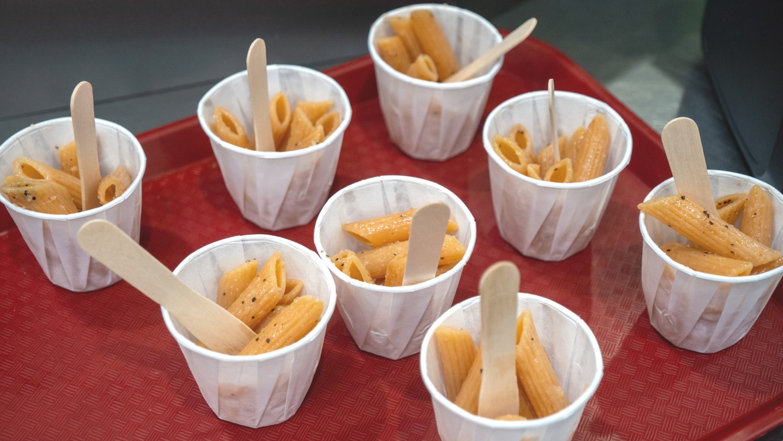 7 Grocery Stores With The Best Free Samples, According To Customers