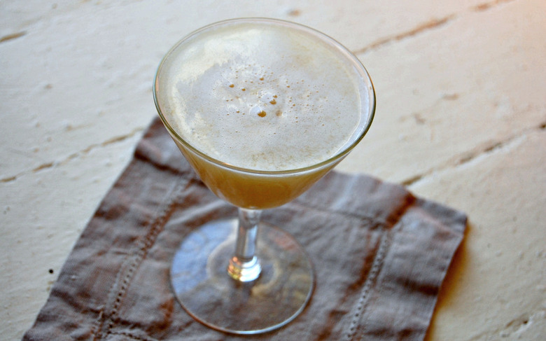 Hand-Craft Your Cocktail Hour: Apple-Ginger Whiskey Sour Recipe