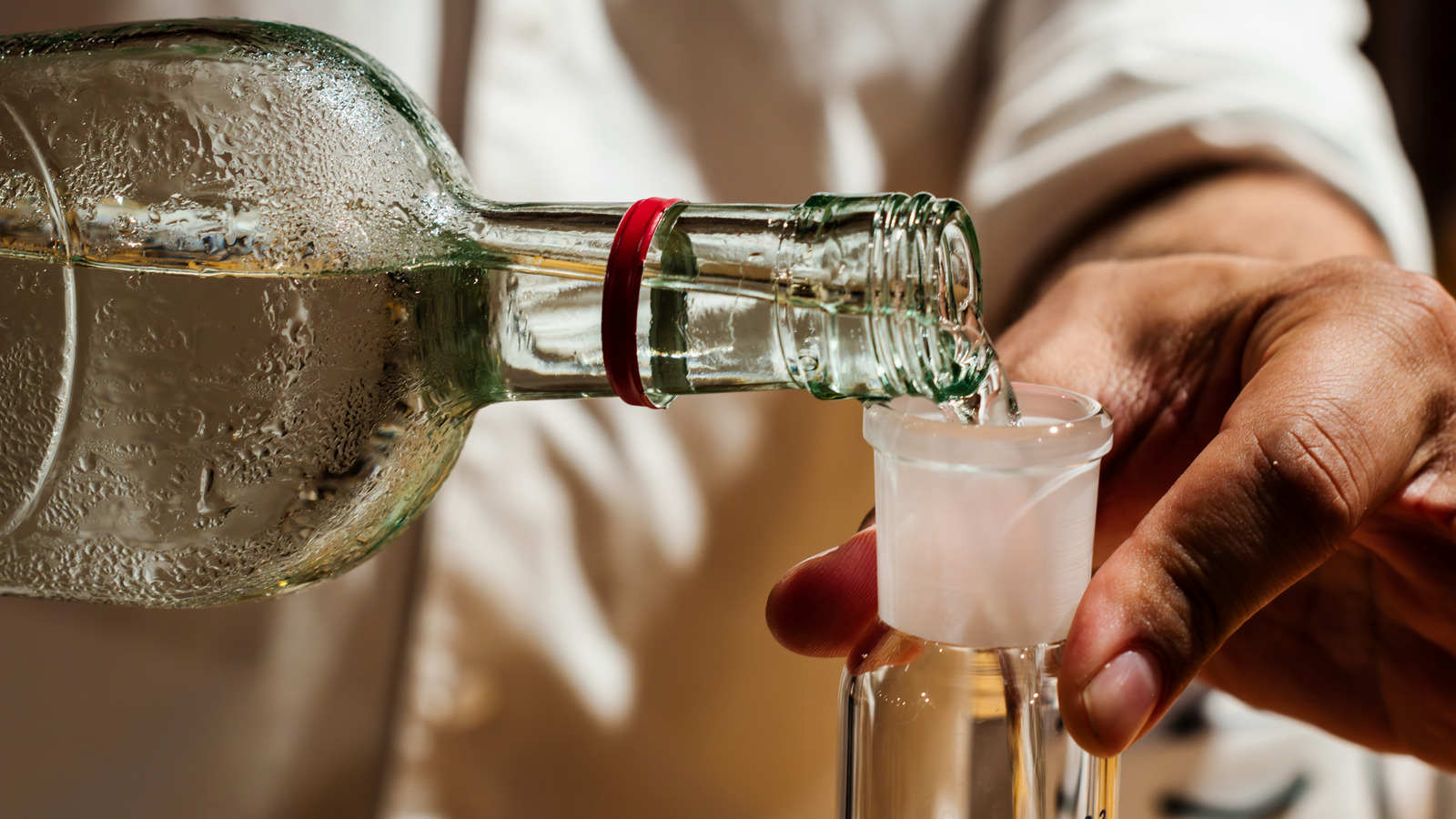 <a href="https://www.foodrepublic.com/2060762/how-many-shots-liquor-standard-martini/" target="_blank">Here’s How Many Shots You’re Actually Drinking In A Standard Martini</a>