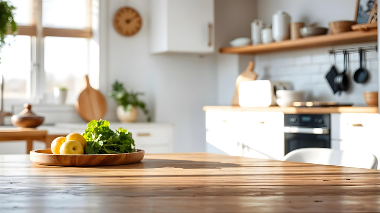 A clean looking kitchen
