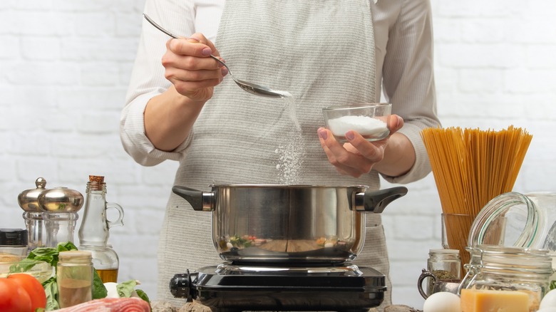 Adding salt to pasta water