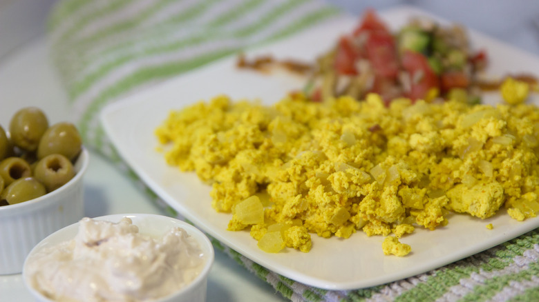Plate of tofu scramble