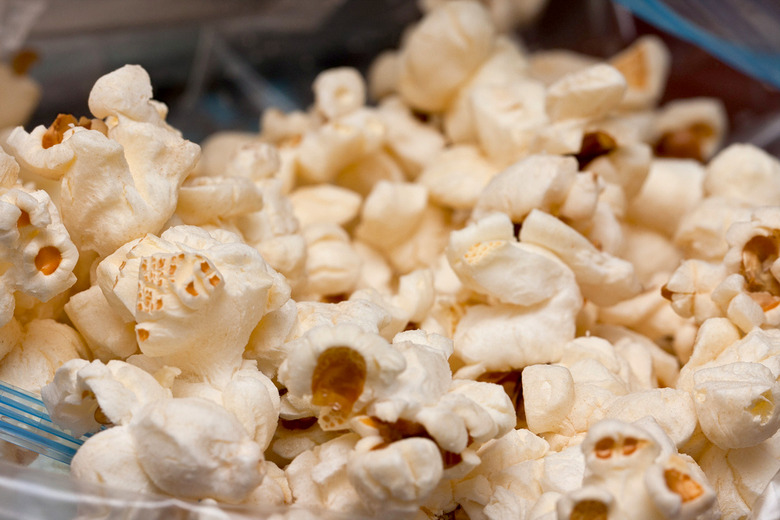 How Do You Pop Popcorn On The Stove?