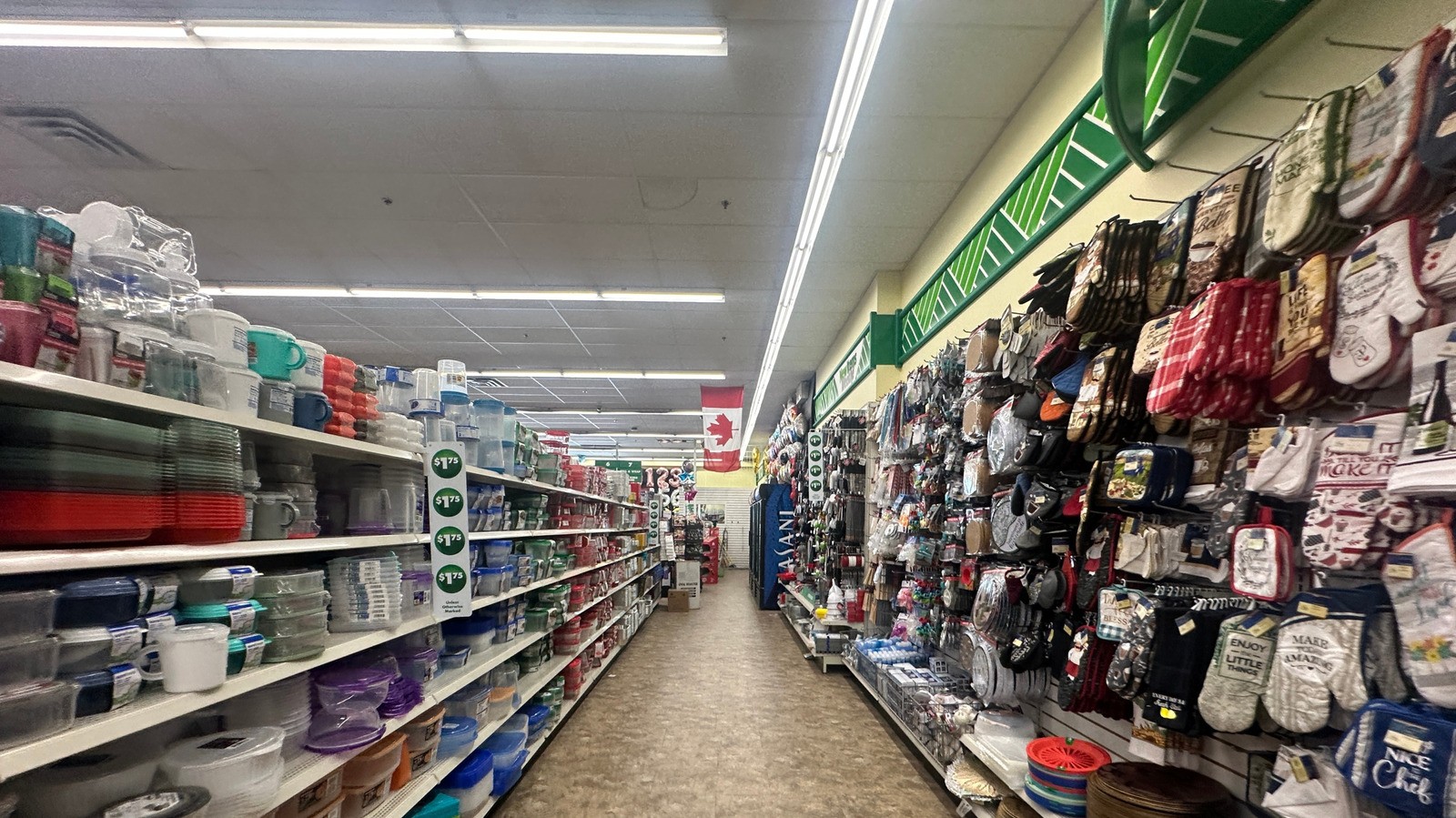 <a href="https://www.foodrepublic.com/2063657/dollar-tree-bench-scraper-kitchen-tool/" target="_blank">How Dollar Tree’s $1.25 Bench Scraper Benefits You In The Kitchen</a>