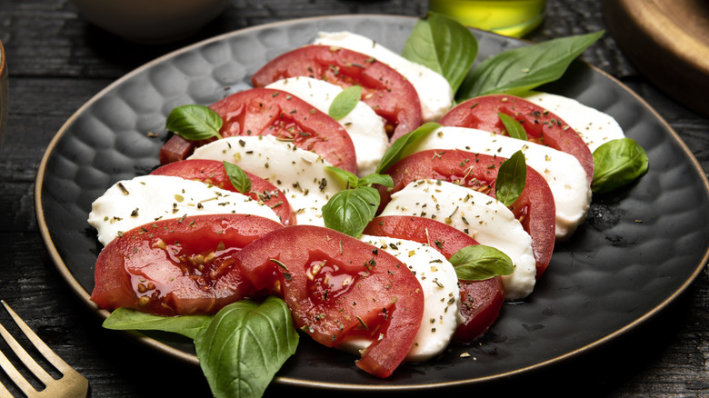 tomato caprese salad