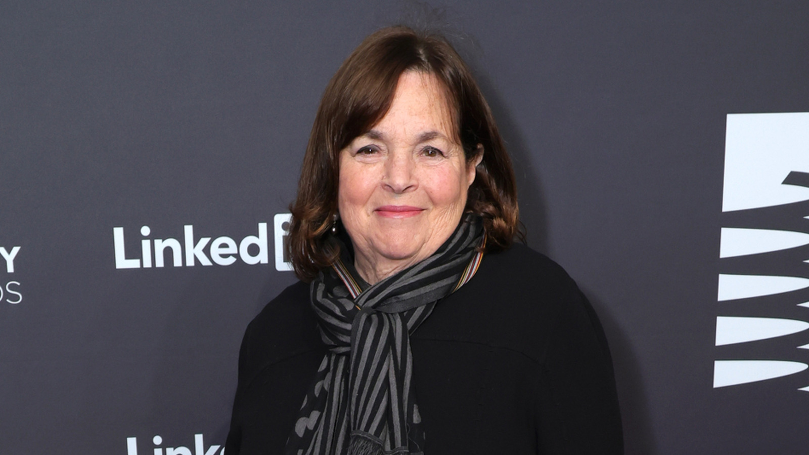 <a href="https://www.foodrepublic.com/2011095/ina-garten-store-bought-baba-ganoush-mediterranean-mezze-platter/" target="_blank">How Ina Garten Dresses Up Store-Bought Baba Ganoush To Make A Bespoke Mediterranean Mezze Platter</a>