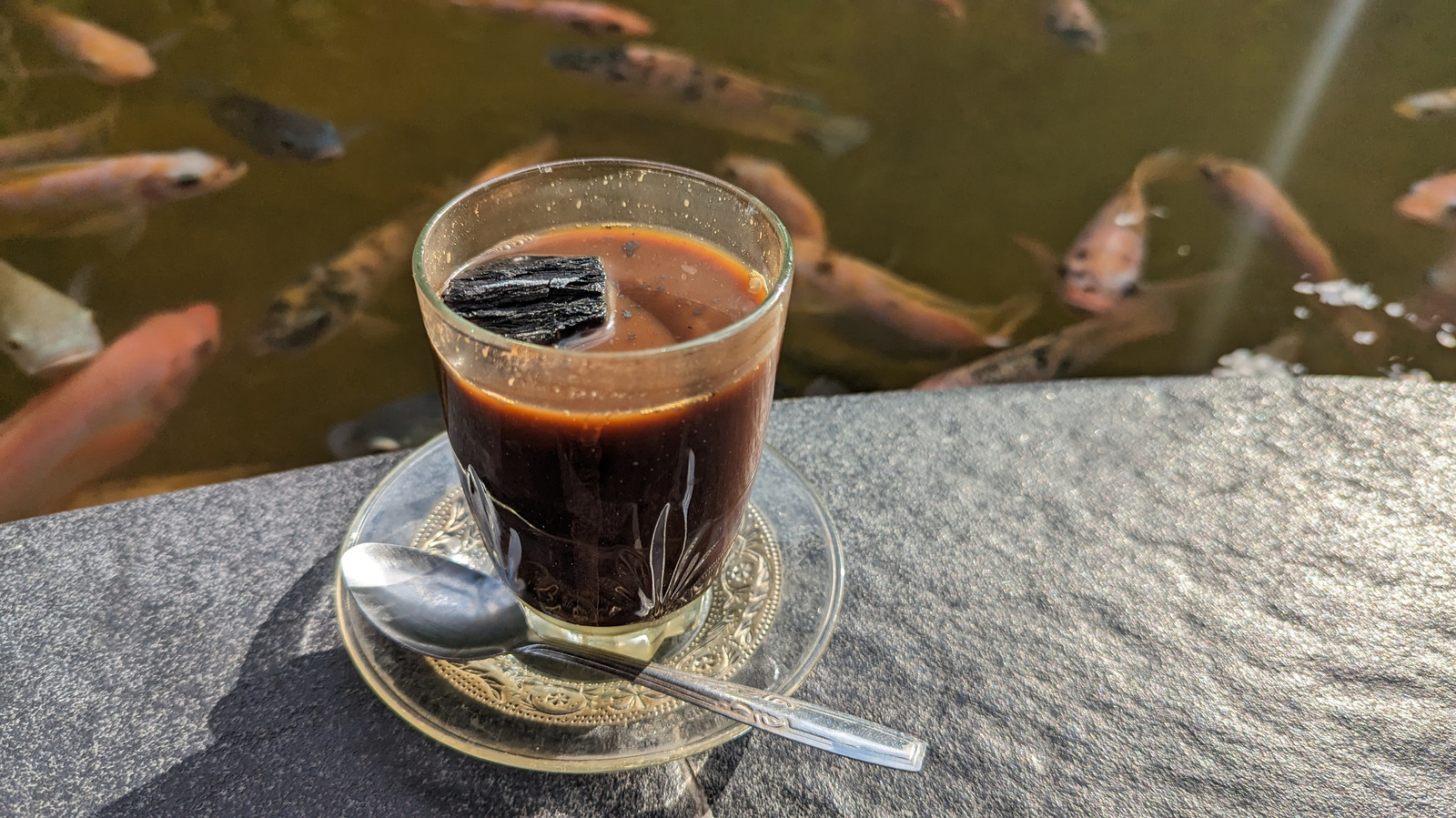 <a href="https://www.foodrepublic.com/1744412/indonesias-charcoal-infused-coffee-takes-brew-to-next-level/" target="_blank">How Indonesia’s Charcoal-Infused Coffee Takes Your Brew To The Next Level</a>