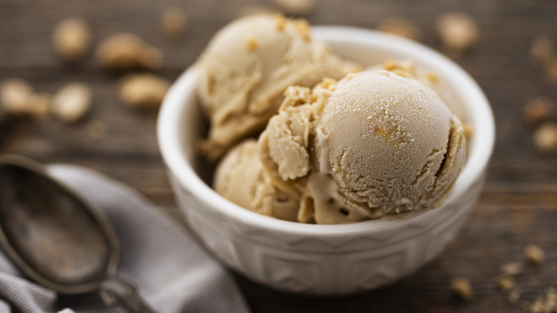 A bowl of ice cream