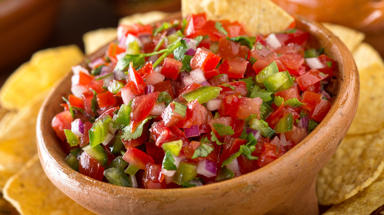Pico de gallo with chips