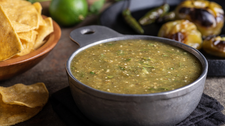 Salsa verde with chips