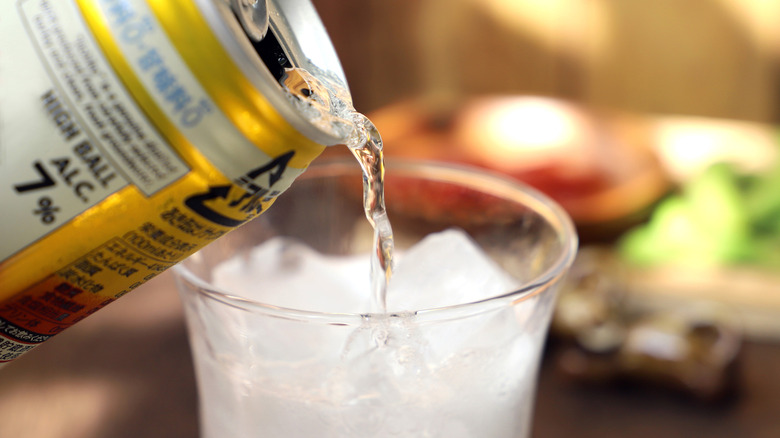whiskey soda from a can