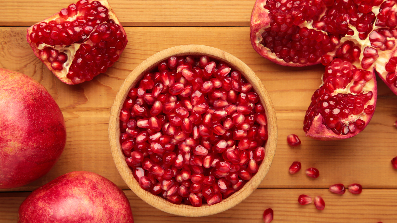 <a href="https://www.foodrepublic.com/2211161/how-many-pomegranates-to-make-glass-of-juice/" target="_blank">How Many Pomegranates You Need To Make A Glass Of Pomegranate Juice</a>