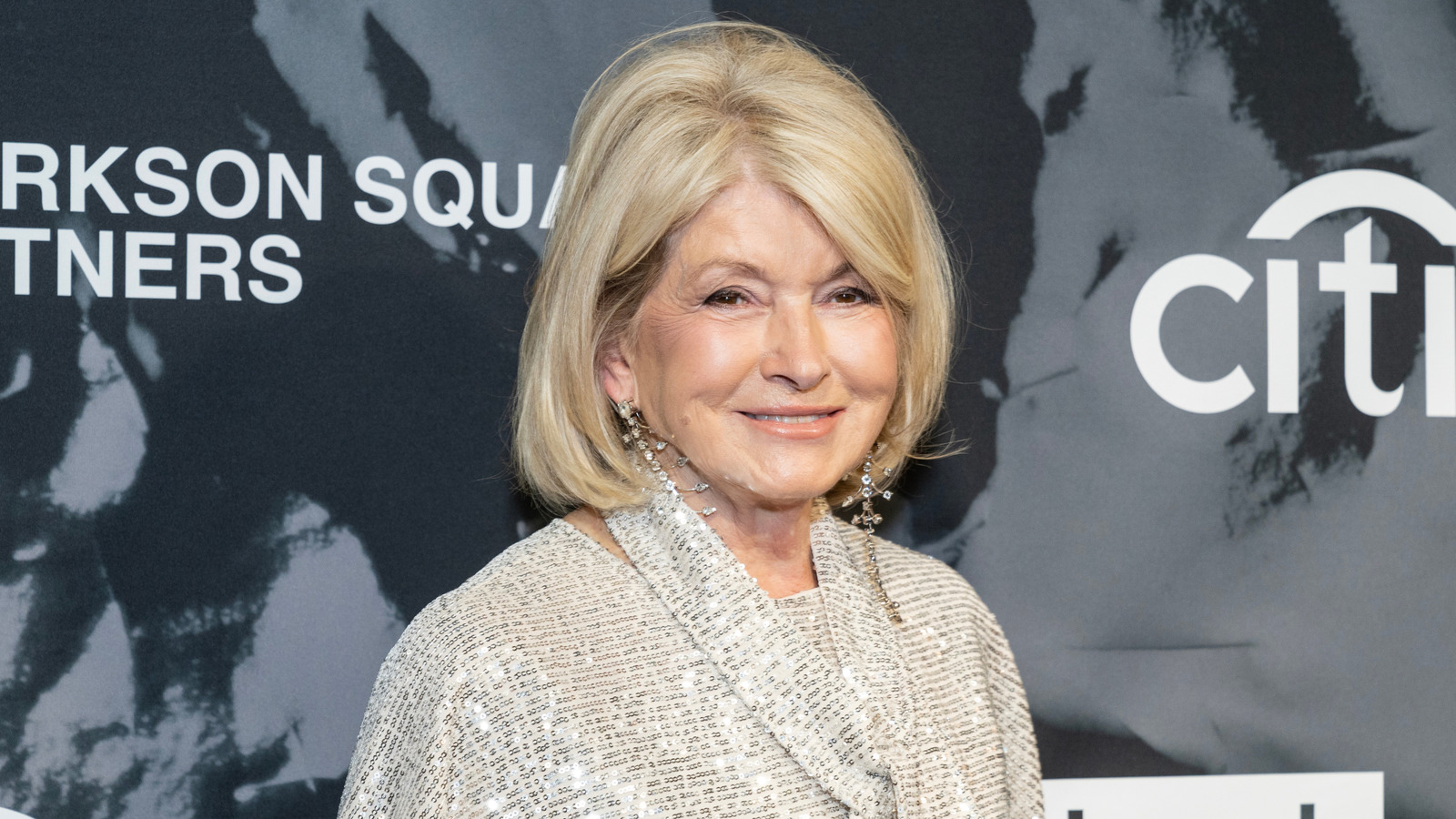 <a href="https://www.foodrepublic.com/2082917/martha-stewart-cauliflower-blanching-garden/" target="_blank">How Martha Stewart’s Gardener Plants Cauliflower To Ensure A Healthy Crop</a>