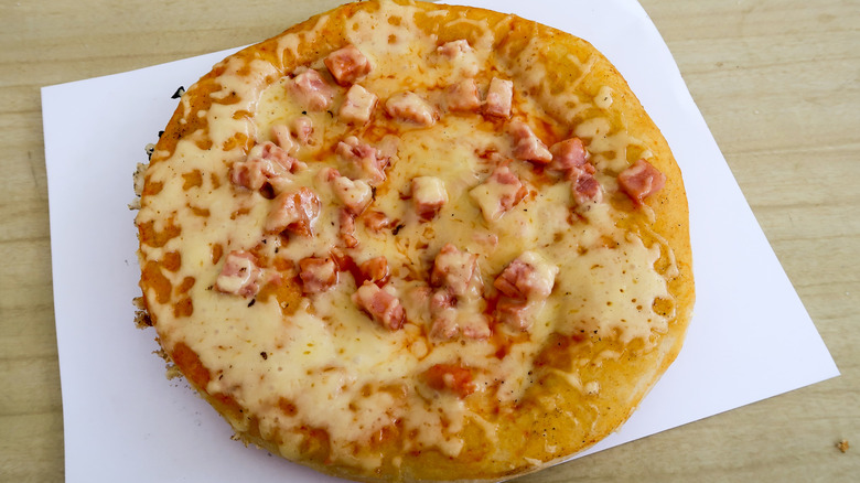Top view of a Cuban pizza