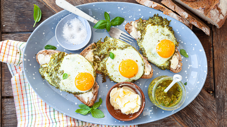 Pesto eggs with toast