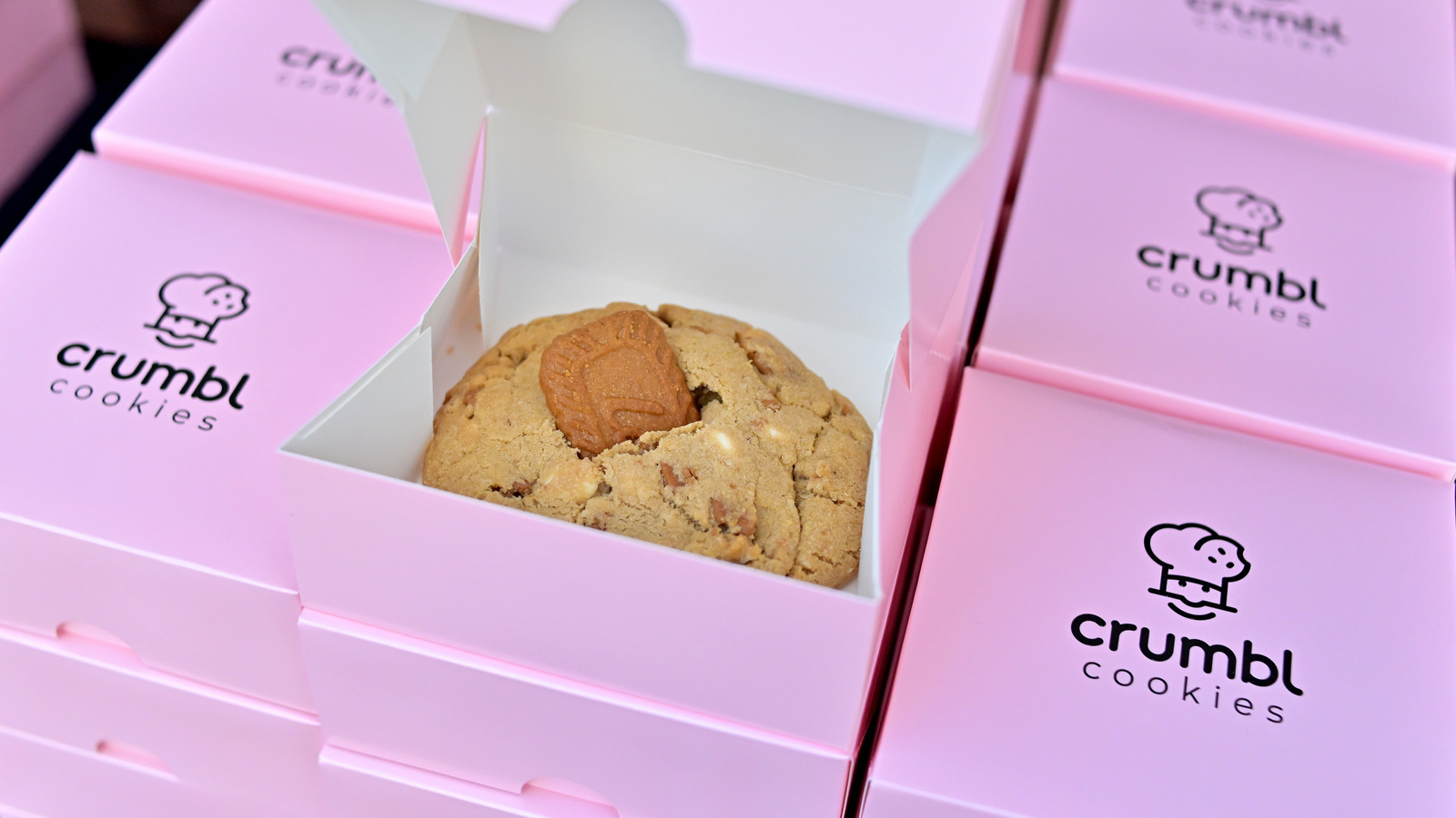 <a href="https://www.foodrepublic.com/2080497/crumbl-cookie-franchise-location-cost/" target="_blank">How Much It Actually Costs To Open A Crumbl Cookies Franchise Location</a>