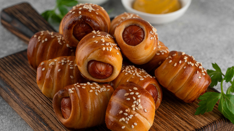 Pigs in a blanket appetizer.