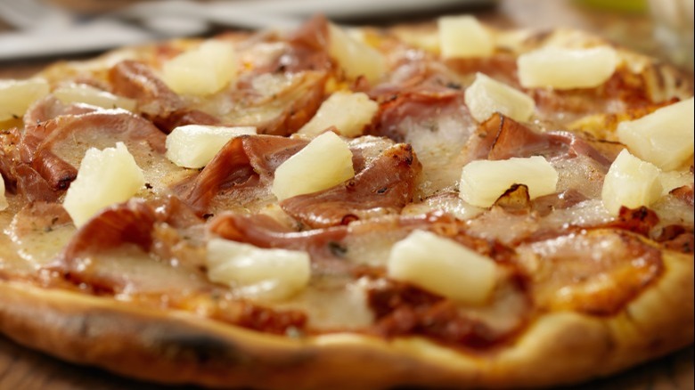 Hawaiian pizza