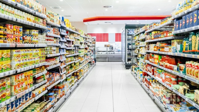 Grocery store aisle 