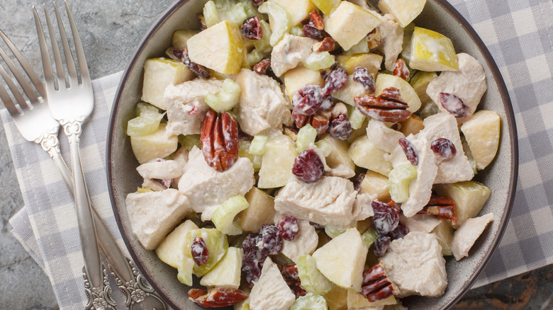 Chicken salad with pecans and apples