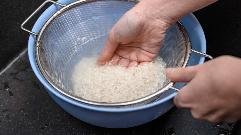 rinsing rice while cooking