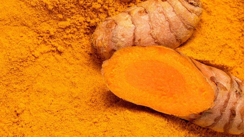 Turmeric root and powder