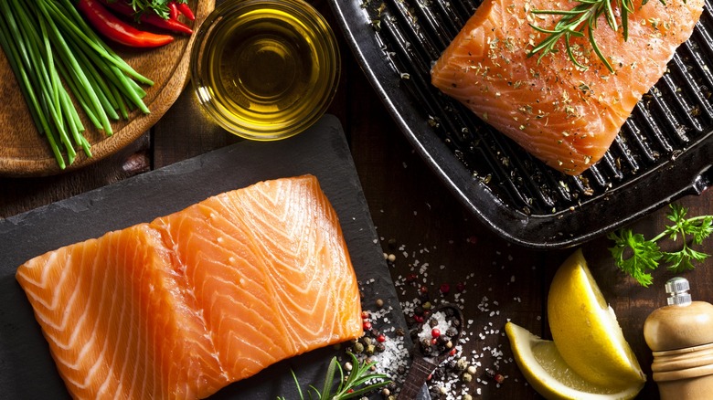 Raw salmon with cooked salmon