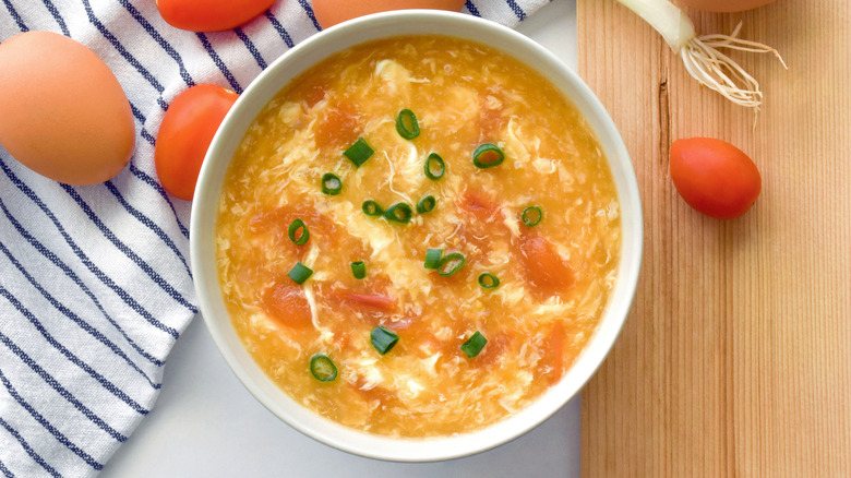 egg drop soup with tomatoes and chives