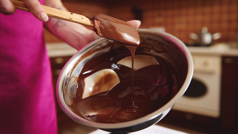 Tempering chocolate