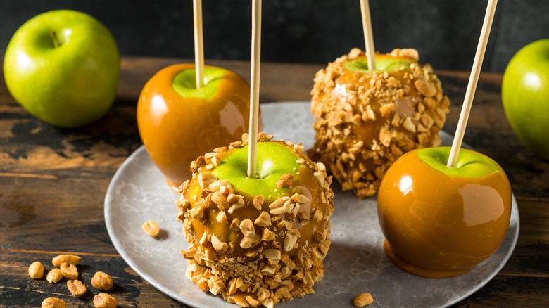 A plate of caramel apples