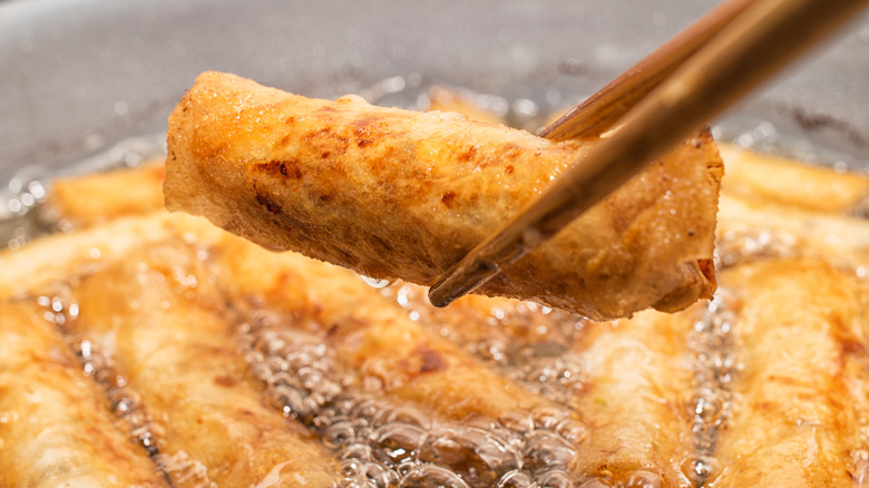 egg rolls deep fried in oil