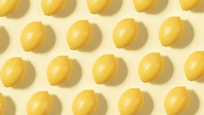 Rows of whole lemons