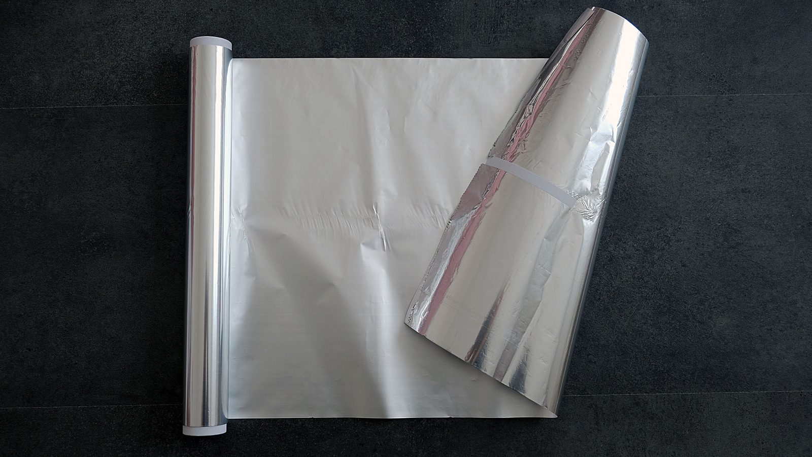 How To Line Your Oven With Aluminum Foil Without Damaging It