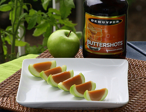 How to Make Caramel Apple Shots