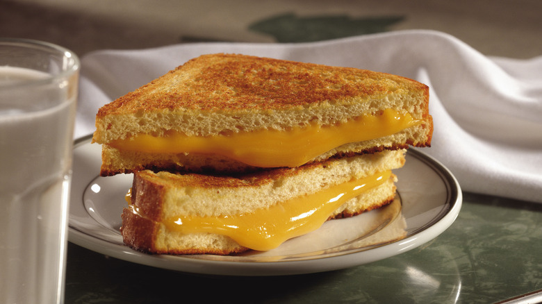 Grilled cheese on a plate