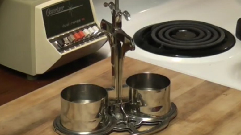 Perfect Egg Poacher, manufactured by Perfect Automatic Egg Timer and Manufacturing Company in Fulton, Chicago in 1921