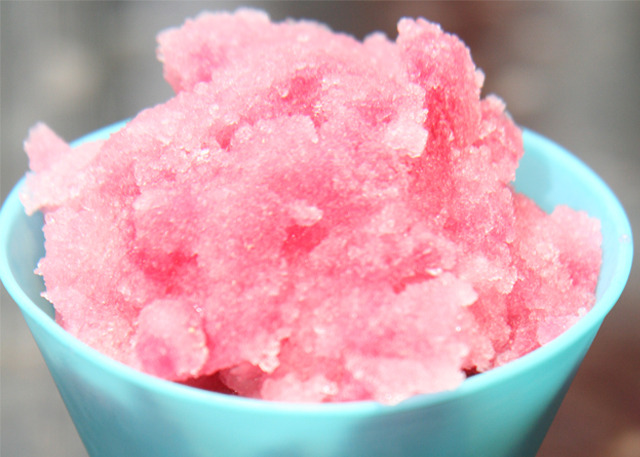 Snow cones: a classic frozen summer dessert