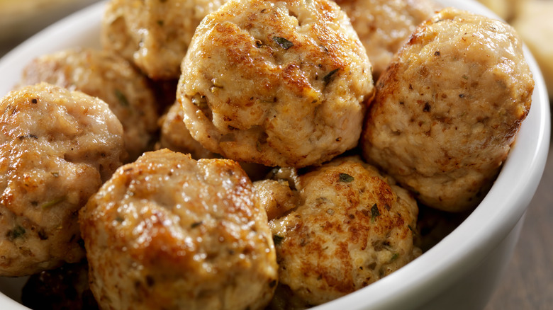 A bowl of turkey meatballs