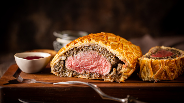 Sliced beef Wellington