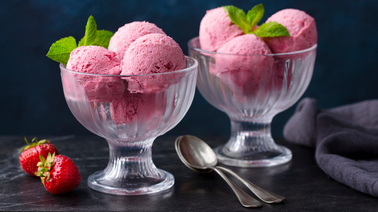 Fancy bowls of ice cream