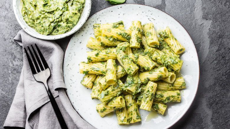 Pasta with dairy-free avocado sauce