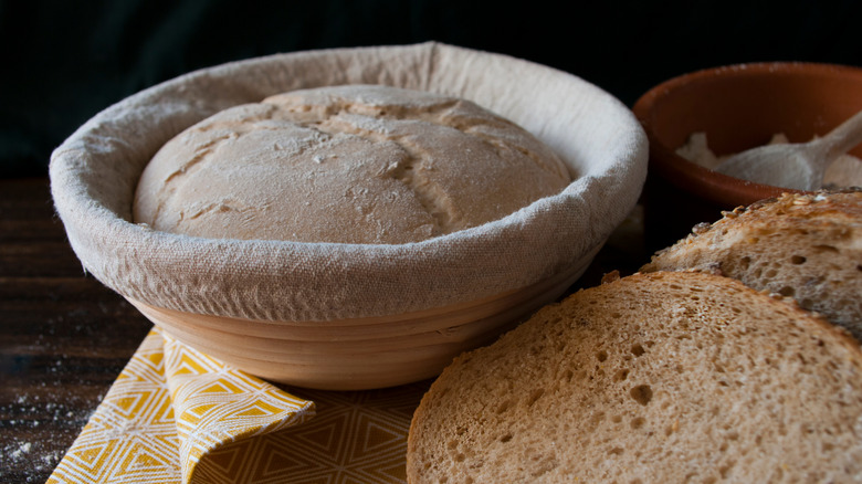 bread proofing in banneton with liner