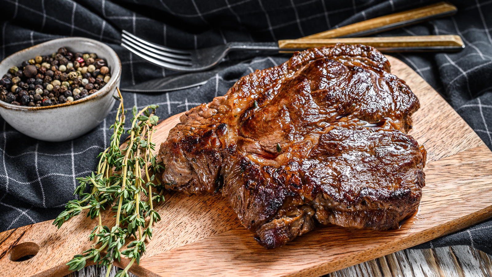 <a href="https://www.foodrepublic.com/1816205/chuck-roast-asian-dishes/" target="_blank">How To Use Leftover Chuck Roast In Asian-Inspired Dishes</a>