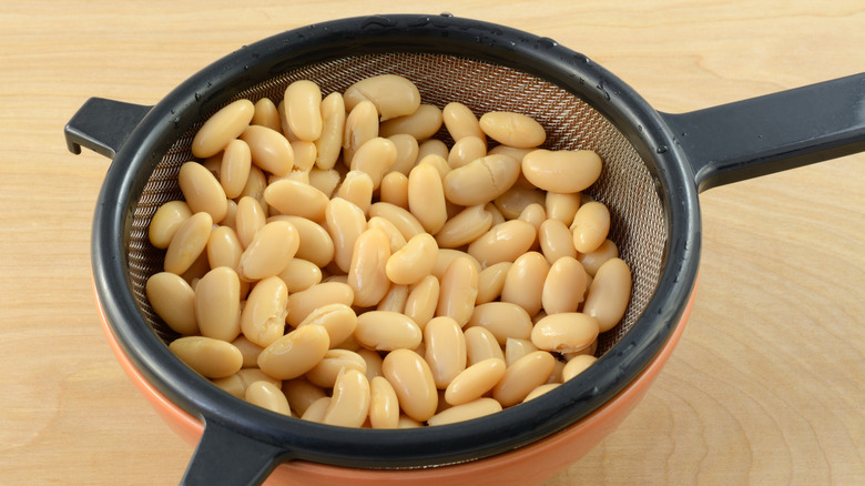 rinsing canned beans