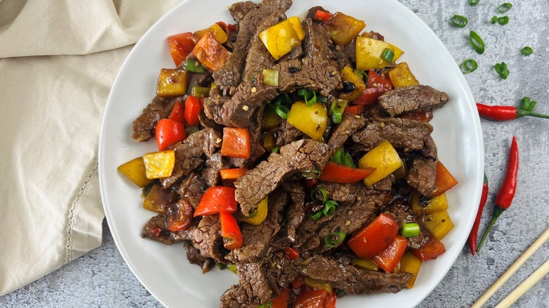stir-fry beef with peppers