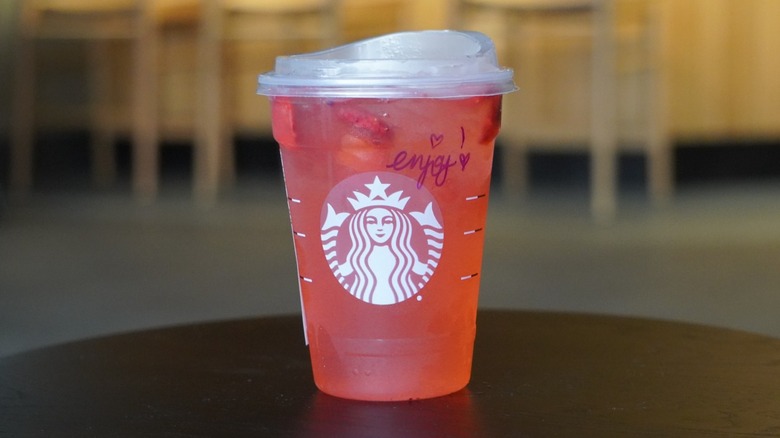 Starbucks' Strawberry Açaí Lemonade Refresher
